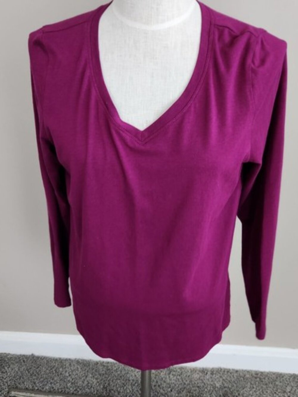 Susan Graver Weekend L Essentials Comfy Cottom V neck Top burgundy long sleeves